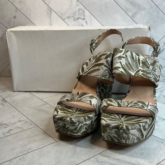 NWT Charles by Charles David Womens Jordan Green Multi Platform Wedges 9.5M - Picture 2 of 9